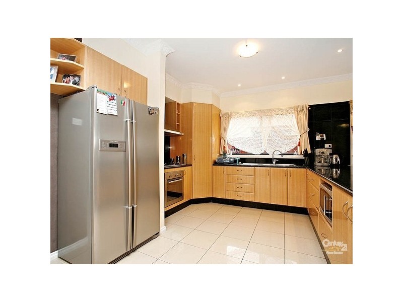 6 Yellowstone Court, Roxburgh Park VIC 3064