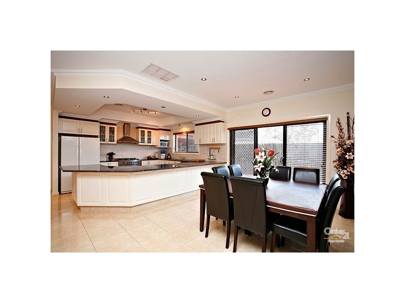 12 Severn Court, Roxburgh Park VIC 3064