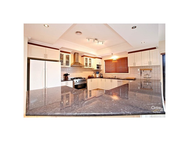 12 Severn Court, Roxburgh Park VIC 3064