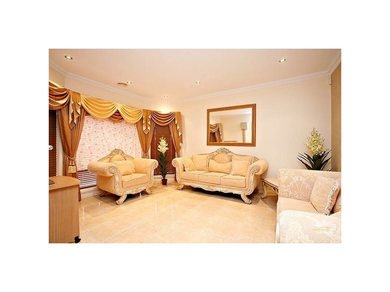 12 Severn Court, Roxburgh Park VIC 3064