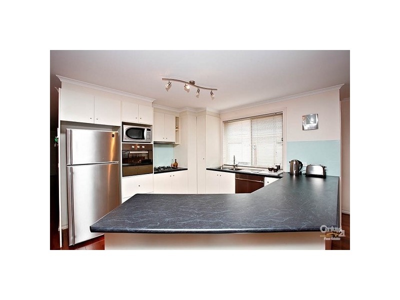 48 Lockwood Drive, Roxburgh Park VIC 3064