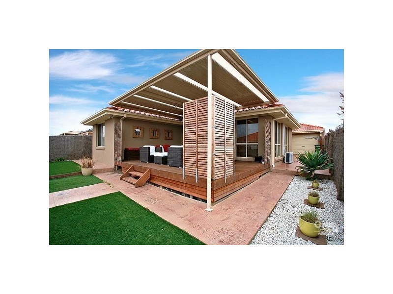 48 Lockwood Drive, Roxburgh Park VIC 3064