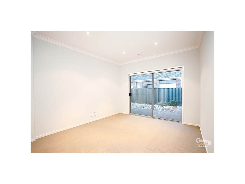10 Aura Way, Craigieburn VIC 3064