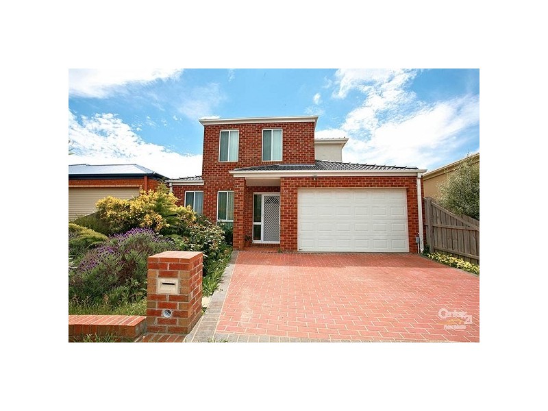 33 Wisla Circuit, Roxburgh Park VIC 3064