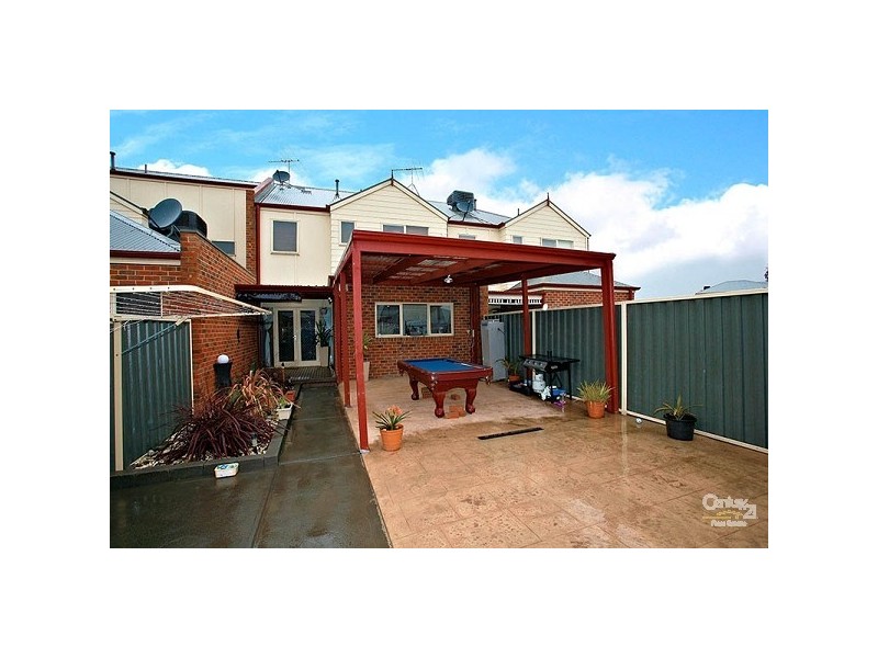 11 Meadowbank Lane, Craigieburn VIC 3064