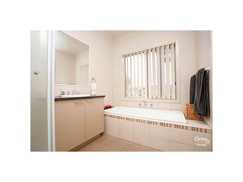 2 Meads Lane, Craigieburn VIC 3064