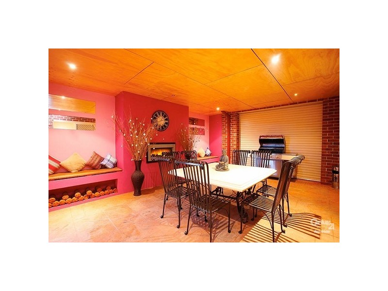 13 Girraween Crescent, Craigieburn VIC 3064