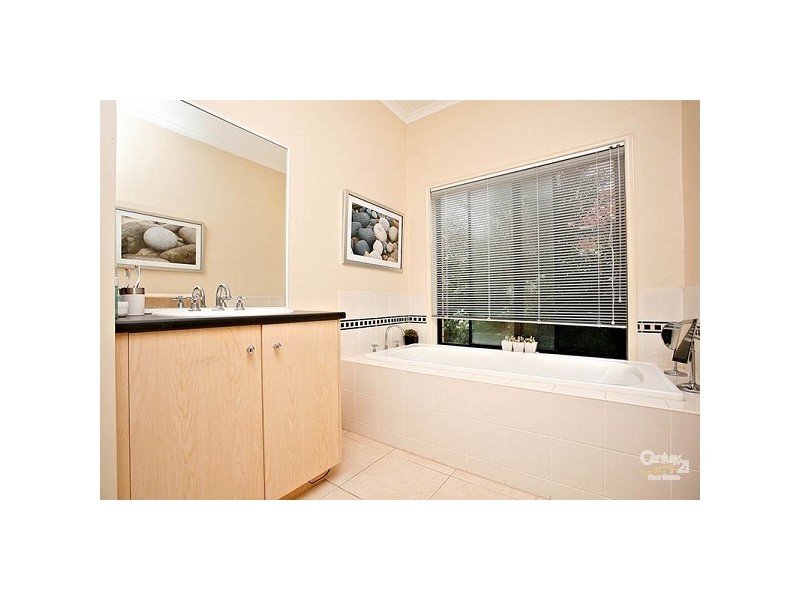 15 Liverpool Circuit, Craigieburn VIC 3064