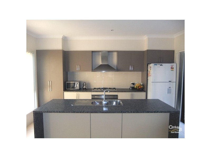 2 Ravenwood Way, Craigieburn VIC 3064