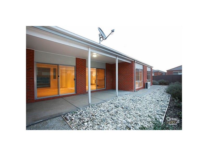 10 Aura Way, Craigieburn VIC 3064