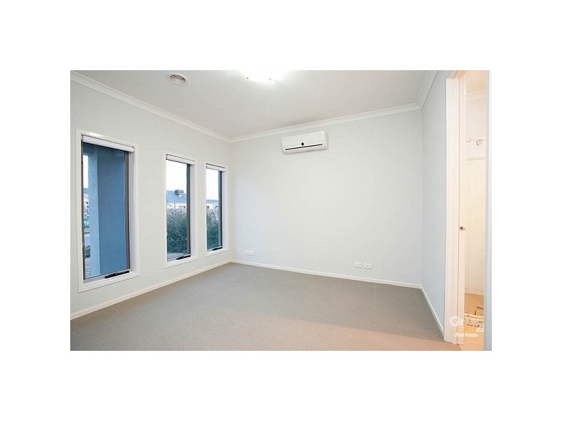 10 Aura Way, Craigieburn VIC 3064