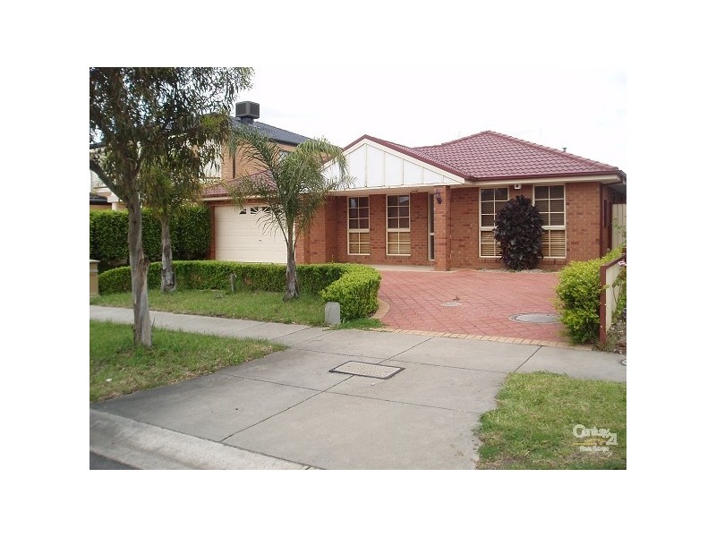 44 Rio Grande Drive, Roxburgh Park VIC 3064