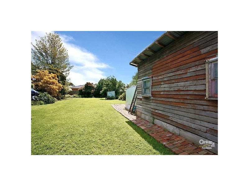 17 Ethel Street, Oak Park VIC 3046