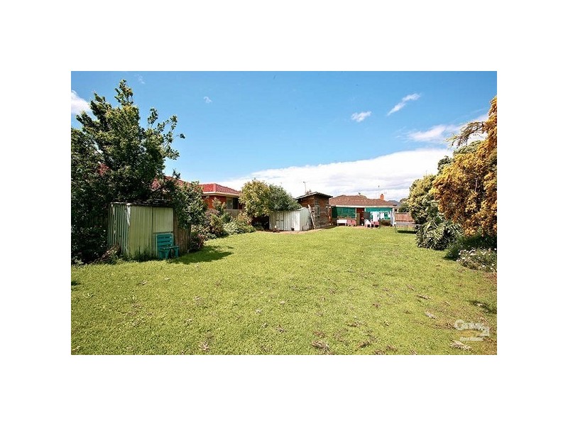 17 Ethel Street, Oak Park VIC 3046