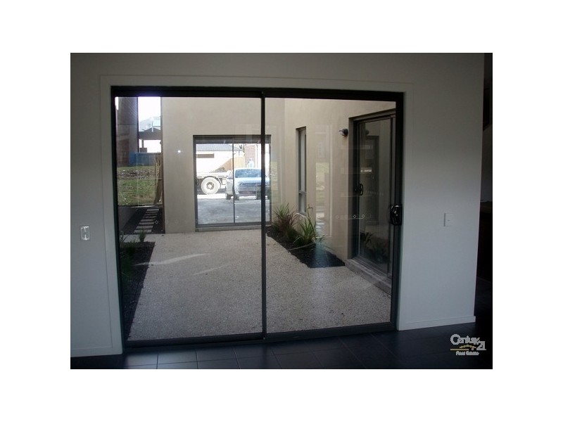 10 Helios Walk, Epping VIC 3076