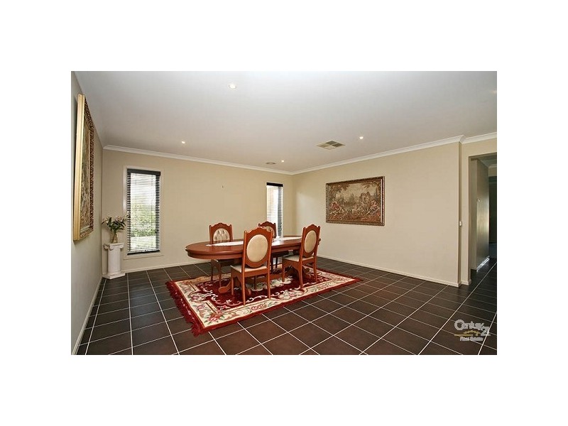 2 Royal Park Way, Craigieburn VIC 3064