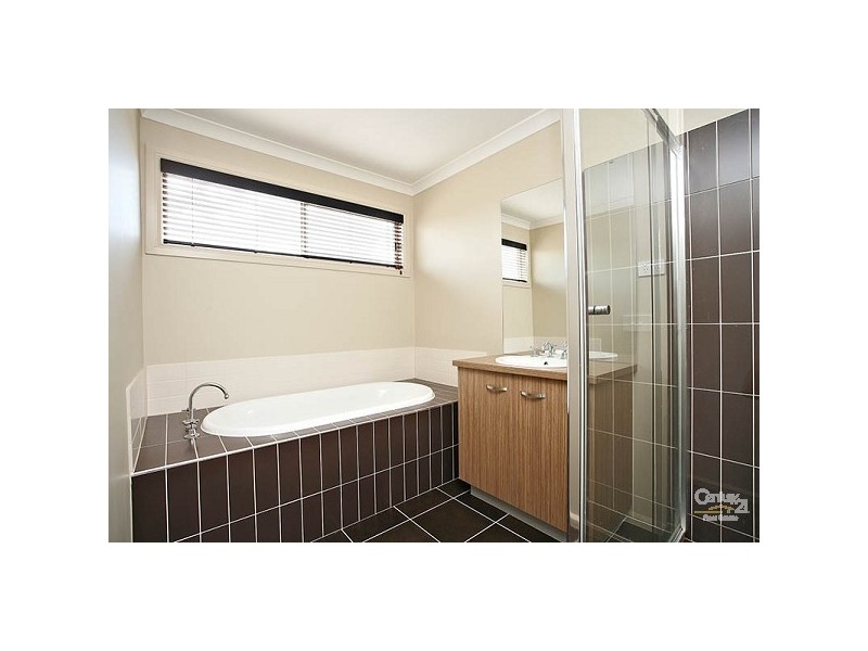 2 Royal Park Way, Craigieburn VIC 3064