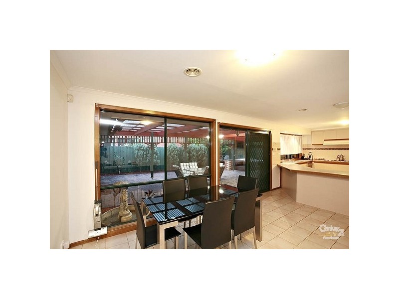 15 Ramsbury Street, Craigieburn VIC 3064