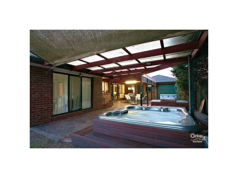 15 Ramsbury Street, Craigieburn VIC 3064