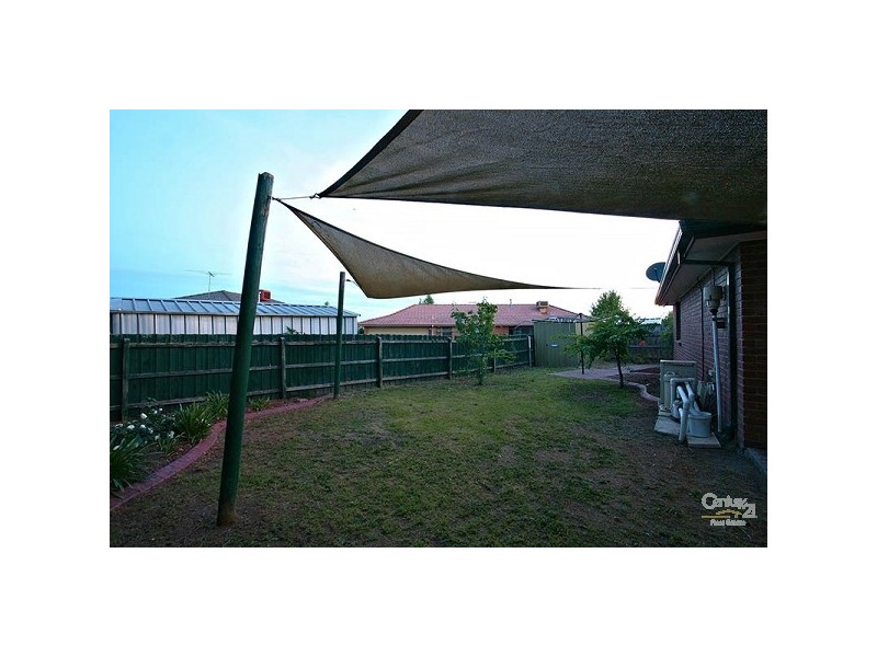 15 Ramsbury Street, Craigieburn VIC 3064