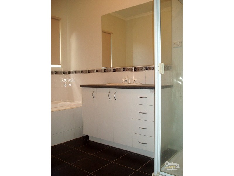 37 Hurlingham Way, Craigieburn VIC 3064