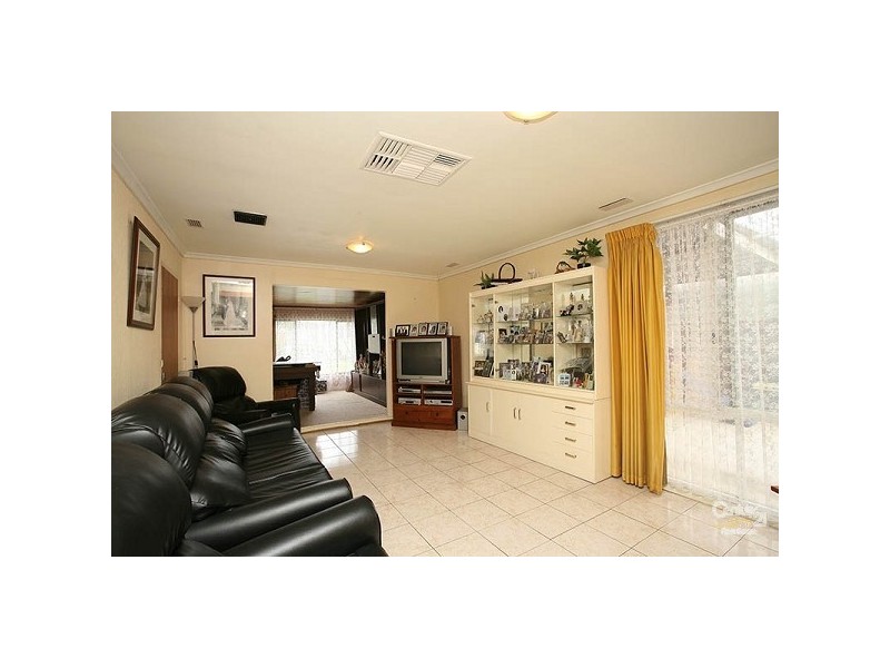 16 Norval Crescent, Coolaroo VIC 3048