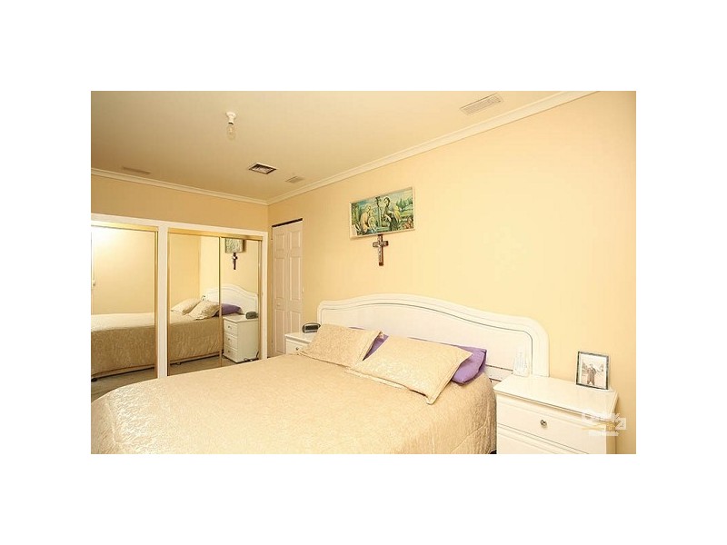 16 Norval Crescent, Coolaroo VIC 3048