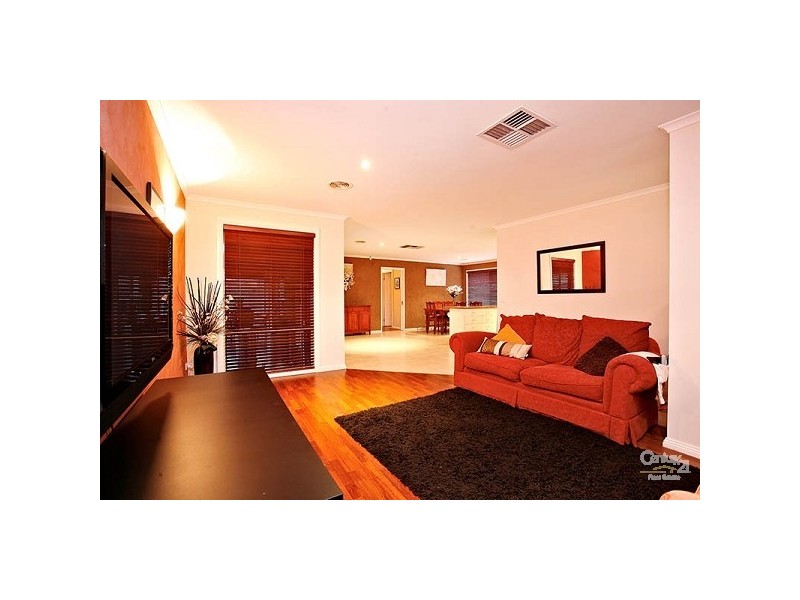 31 Marne Drive, Roxburgh Park VIC 3064