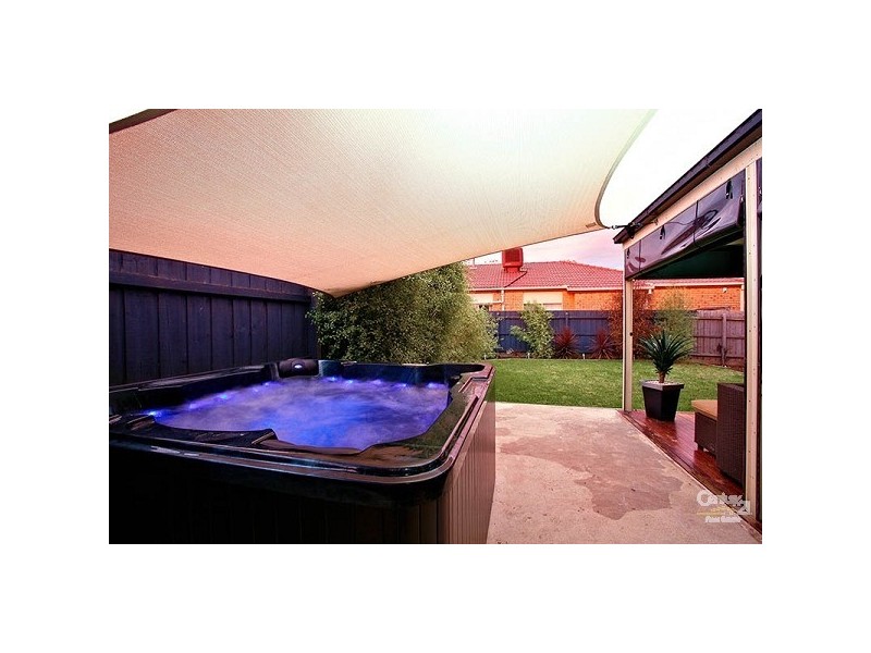 31 Marne Drive, Roxburgh Park VIC 3064