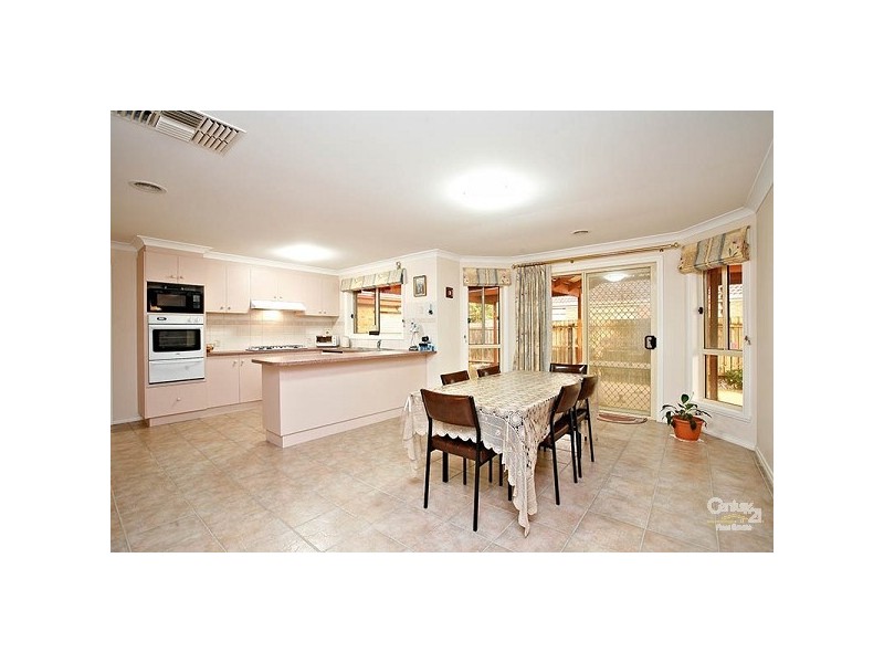 35 Paroo Avenue, Roxburgh Park VIC 3064