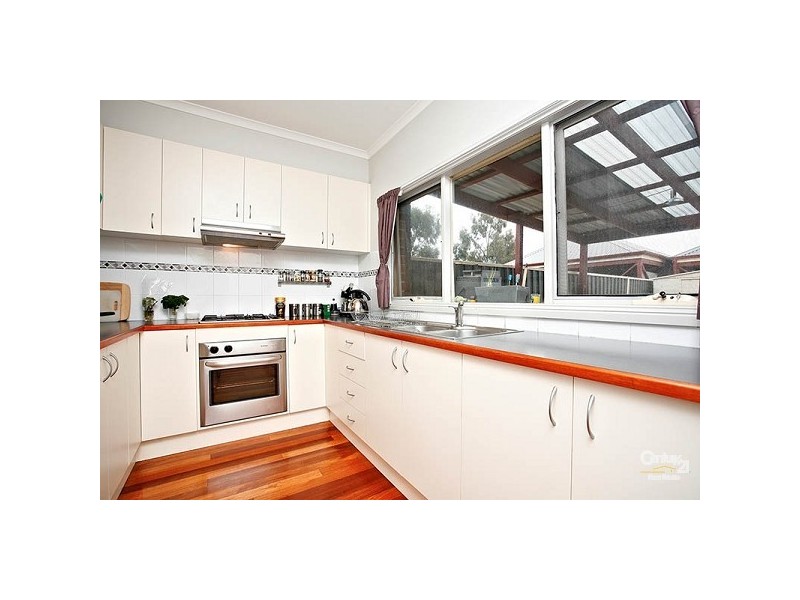 11 Meadowbank Lane, Craigieburn VIC 3064