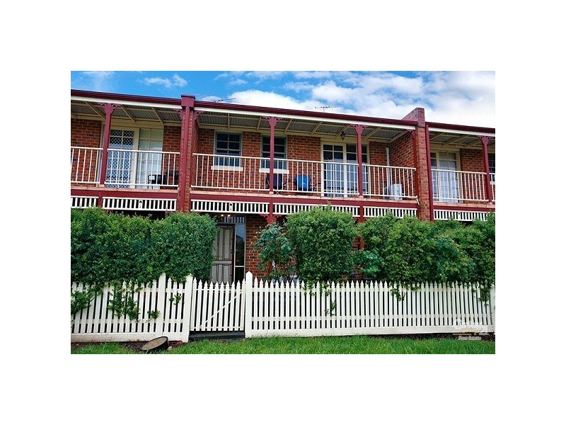 11 Meadowbank Lane, Craigieburn VIC 3064