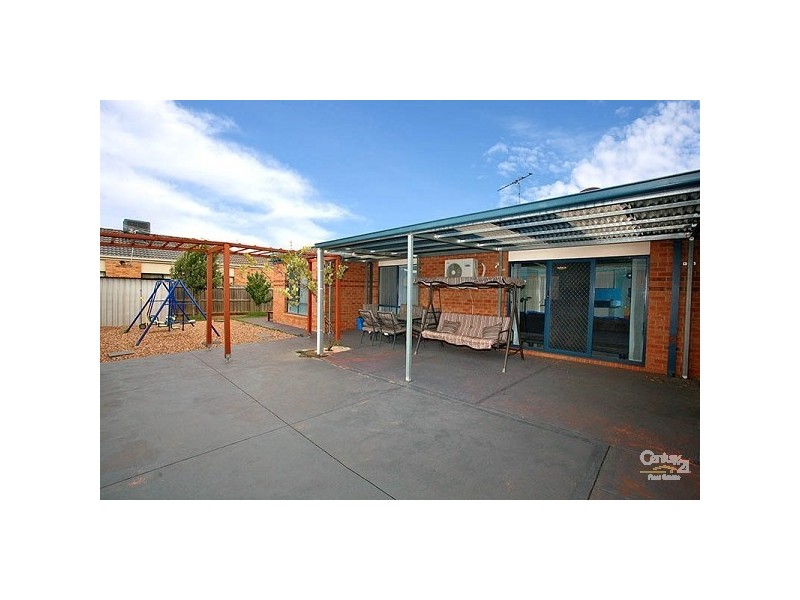 52 Rio Grande Drive, Roxburgh Park VIC 3064