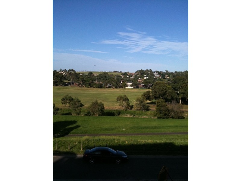 124 Devereaux Street, Oak Park VIC 3046