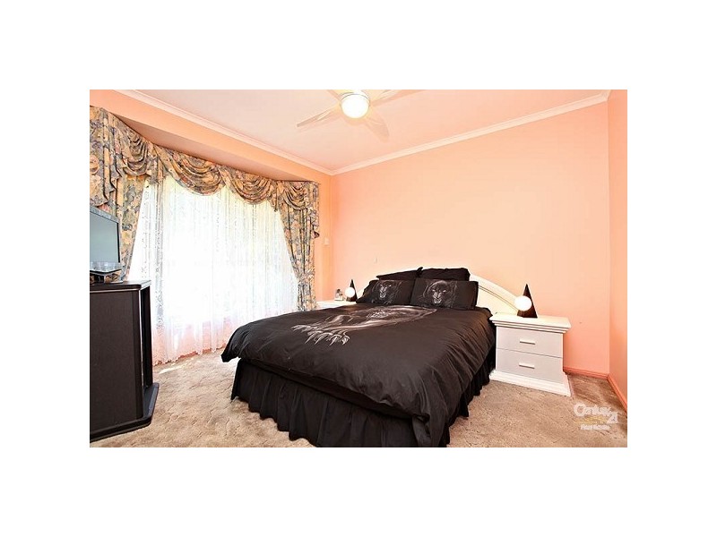 24 Whitsunday Drive, Hoppers Crossing VIC 3029