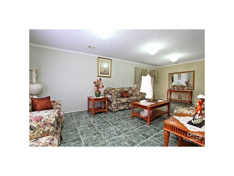 28 Salween Crescent, Roxburgh Park VIC 3064