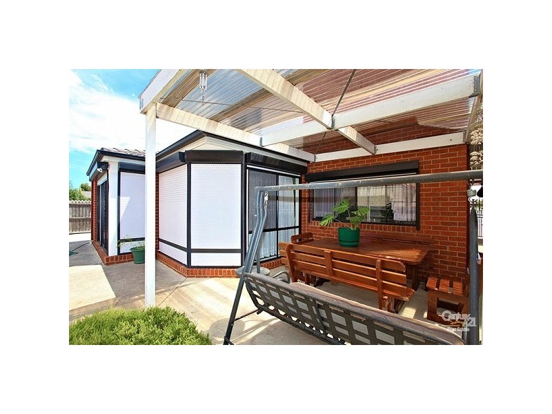 28 Salween Crescent, Roxburgh Park VIC 3064