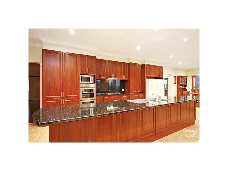 18 Peasholm Corner, Craigieburn VIC 3064