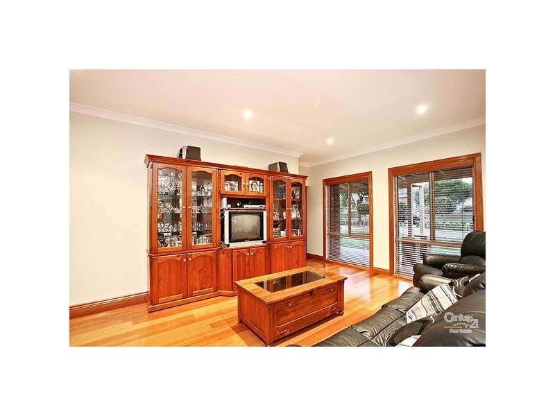 18 Peasholm Corner, Craigieburn VIC 3064