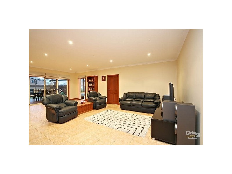 18 Peasholm Corner, Craigieburn VIC 3064