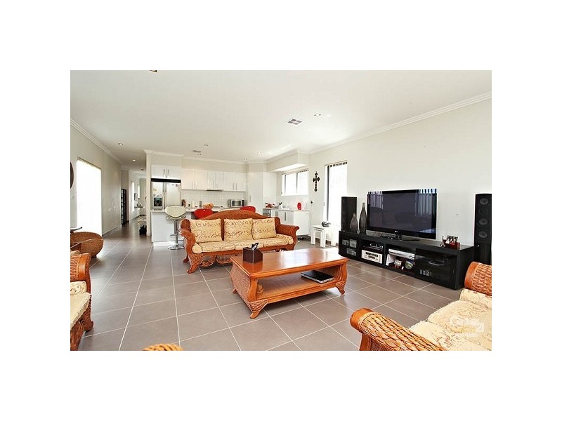 12/5 Korab Place, Roxburgh Park VIC 3064