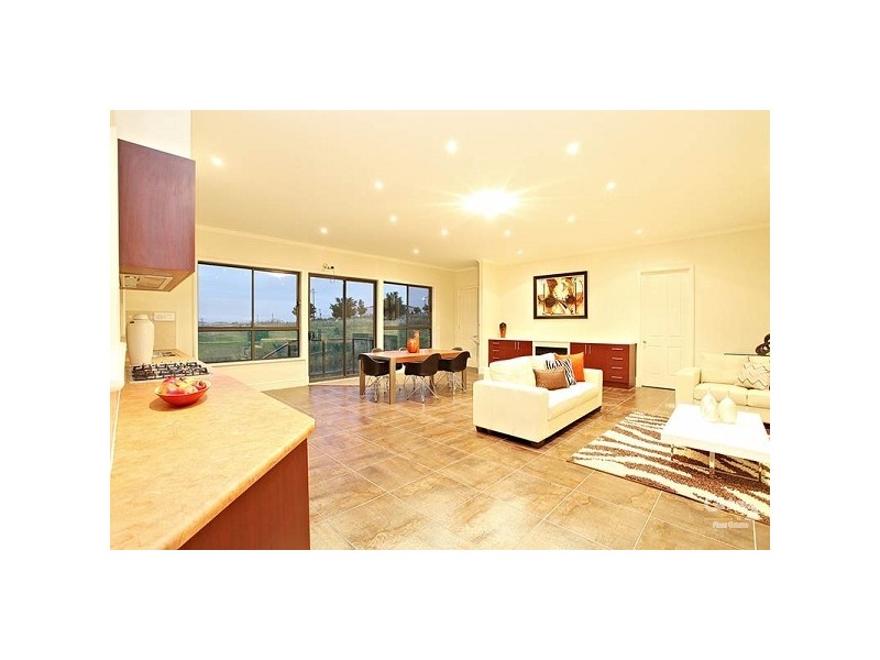 83 Parkside Rise, Craigieburn VIC 3064