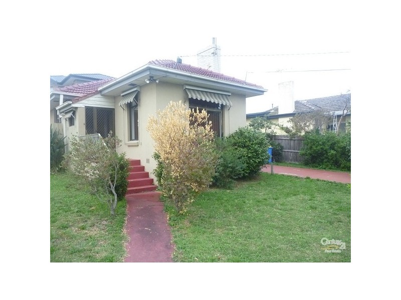 1/2 Catalina Avenue, Ashburton VIC 3147