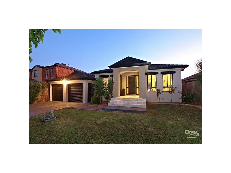 5 Limerick Crt, Roxburgh Park VIC 3064