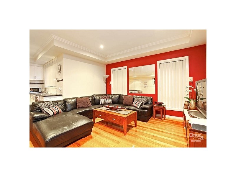 5 Limerick Crt, Roxburgh Park VIC 3064