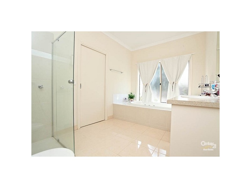29 Hampton Street, Craigieburn VIC 3064