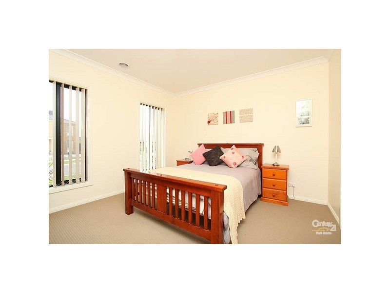 11 Girraween Crescent, Craigieburn VIC 3064
