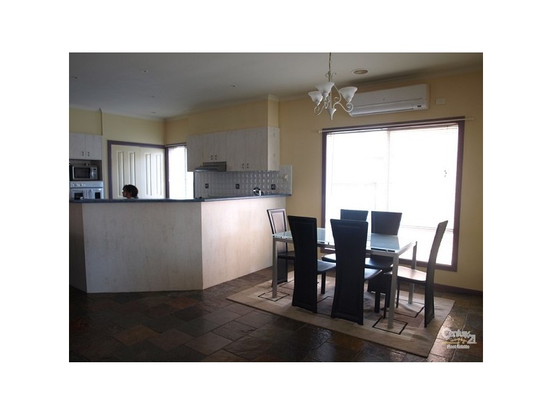 58 Rio Grande Drive, Roxburgh Park VIC 3064