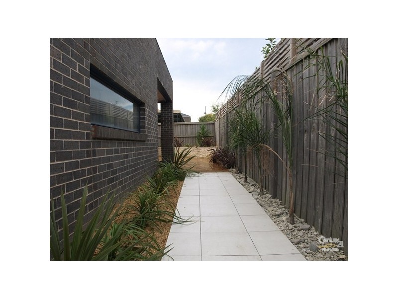 6 Osprey Place, Craigieburn VIC 3064