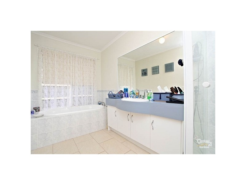 67 Lakes Drive, Craigieburn VIC 3064